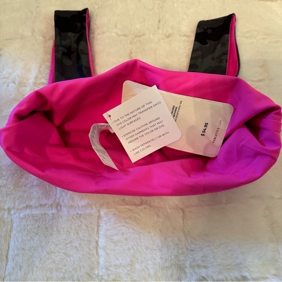 Fabletics HARLOW REVERSIBLE MIDI SPORTS BRA. Size Small. Reversible. NWT - Picture 7 of 9